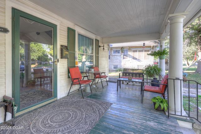 1513 S Main Street, Carthage, MO 64836