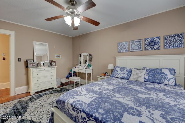 1513 S Main Street, Carthage, MO 64836