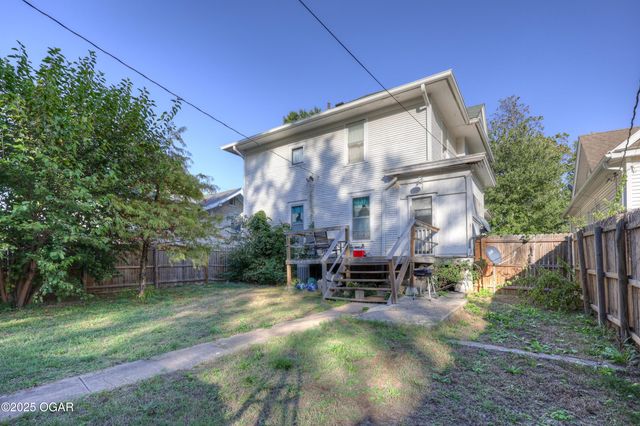 1513 S Main Street, Carthage, MO 64836