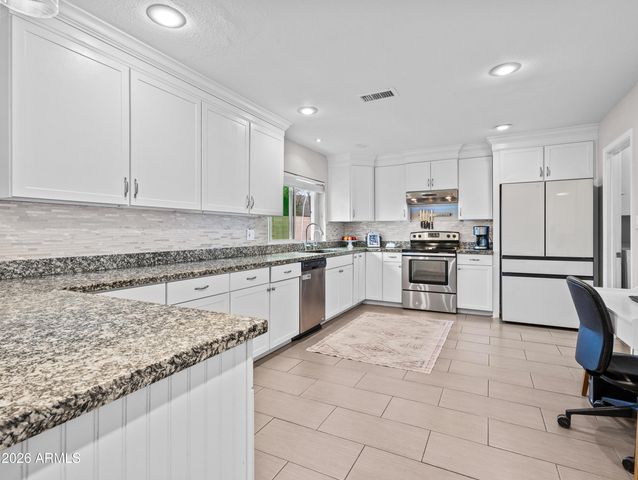 2612 W OSAGE Circle, Mesa, AZ 85202