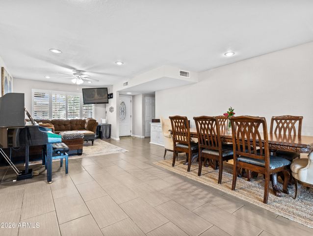 2612 W OSAGE Circle, Mesa, AZ 85202