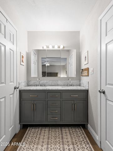 2612 W OSAGE Circle, Mesa, AZ 85202