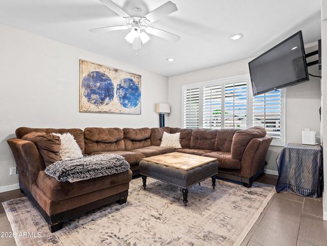 2612 W OSAGE Circle, Mesa, AZ 85202