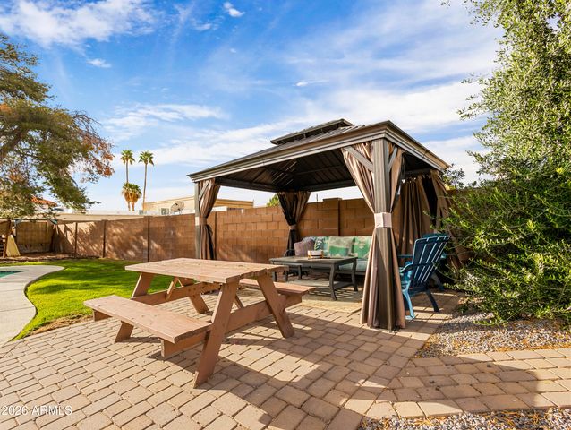 2612 W OSAGE Circle, Mesa, AZ 85202