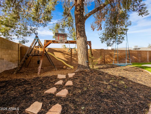 2612 W OSAGE Circle, Mesa, AZ 85202