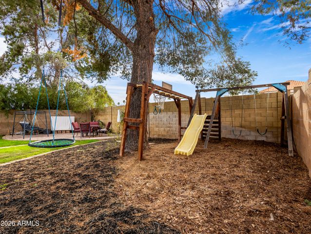 2612 W OSAGE Circle, Mesa, AZ 85202