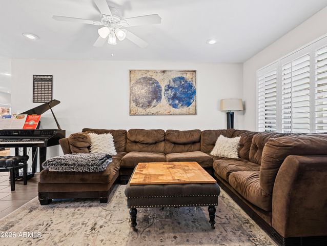 2612 W OSAGE Circle, Mesa, AZ 85202