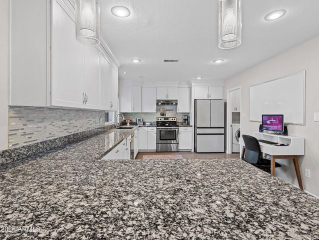 2612 W OSAGE Circle, Mesa, AZ 85202