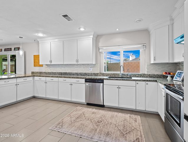 2612 W OSAGE Circle, Mesa, AZ 85202