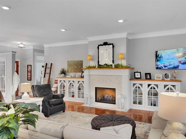 133 E Hanover Street, Pentwater, MI 49449