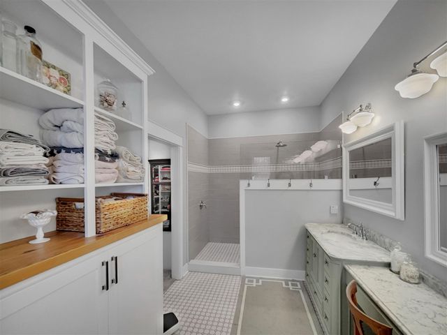133 E Hanover Street, Pentwater, MI 49449