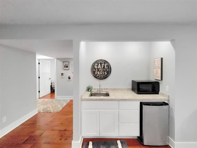133 E Hanover Street, Pentwater, MI 49449