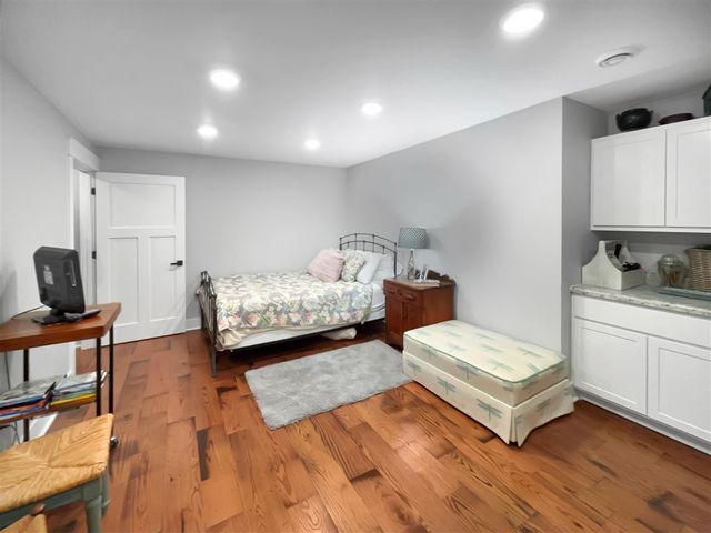 133 E Hanover Street, Pentwater, MI 49449