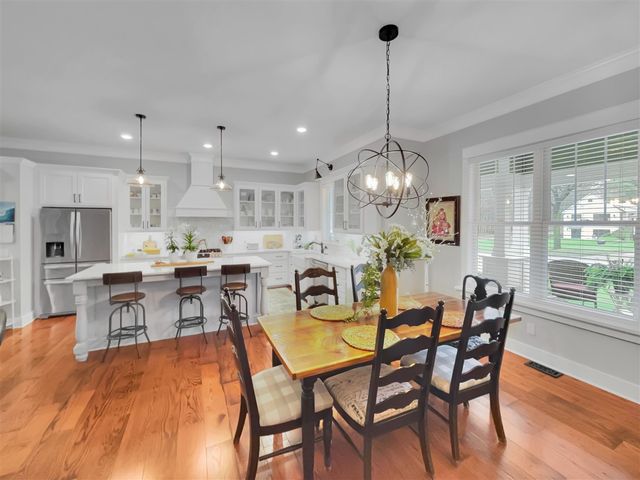 133 E Hanover Street, Pentwater, MI 49449