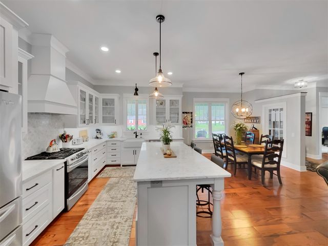 133 E Hanover Street, Pentwater, MI 49449