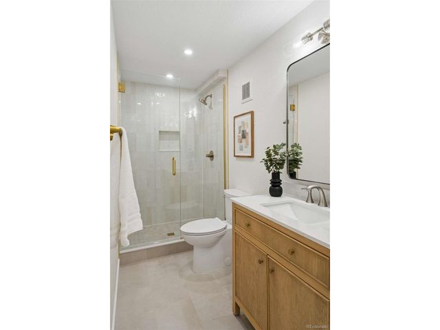 7007 E Hinsdale Ave, Englewood, CO 80112