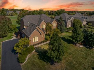 21787 W Vernon Ridge Drive, Mundelein, IL 60060