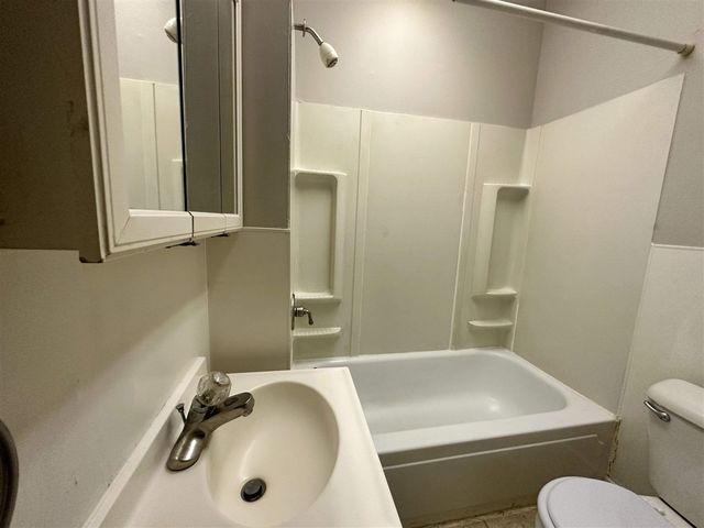 490 E Emmett Street, Battle Creek, MI 49017