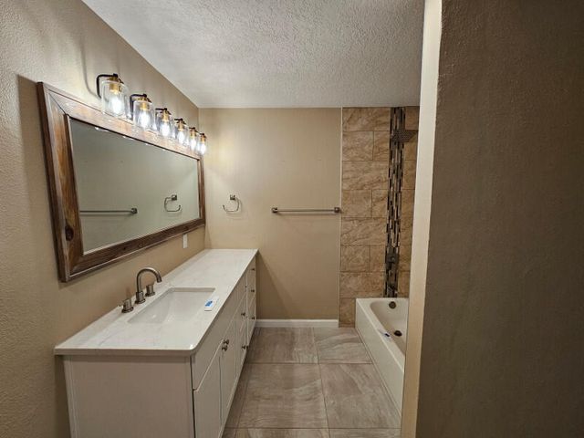 625 Camino De Corrales Del, Corrales, NM 87048