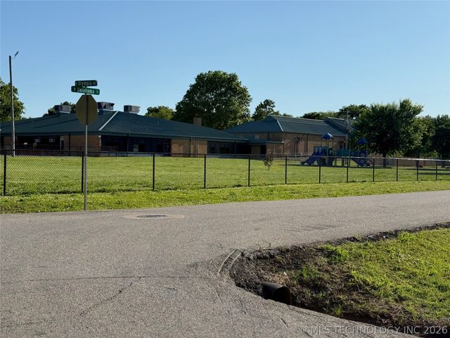 1403 N Olympia Avenue, Tulsa, OK 74127