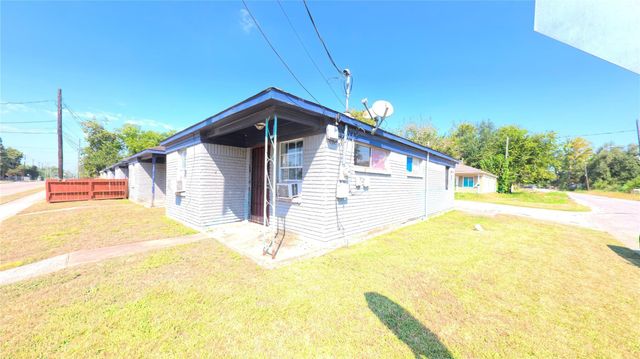 5131 Peachtree Street, Houston, TX 77028