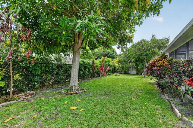 1080 Salmon Isle, Greenacres, FL 33413