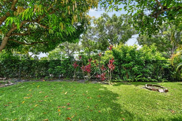 1080 Salmon Isle, Greenacres, FL 33413