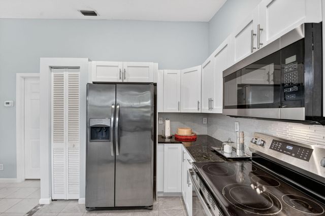 1080 Salmon Isle, Greenacres, FL 33413