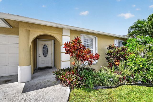 1080 Salmon Isle, Greenacres, FL 33413