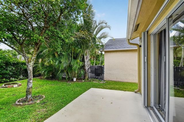 1080 Salmon Isle, Greenacres, FL 33413