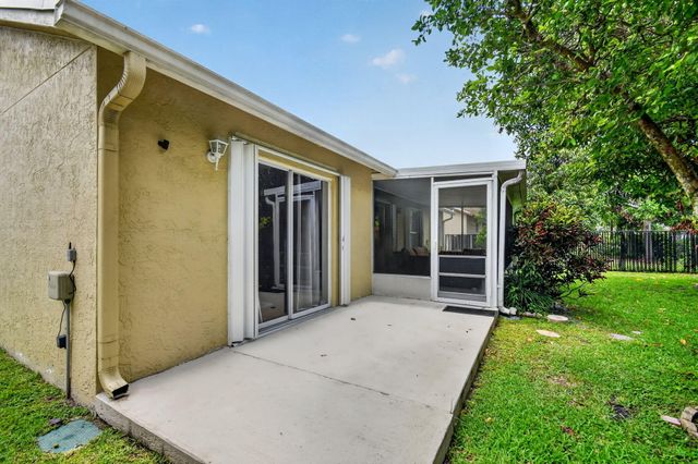 1080 Salmon Isle, Greenacres, FL 33413
