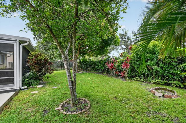 1080 Salmon Isle, Greenacres, FL 33413
