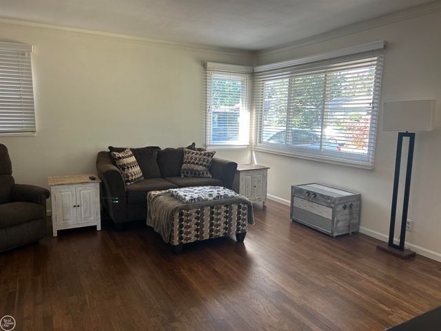 47630 Winthrop Street, Shelby Twp, MI 48317