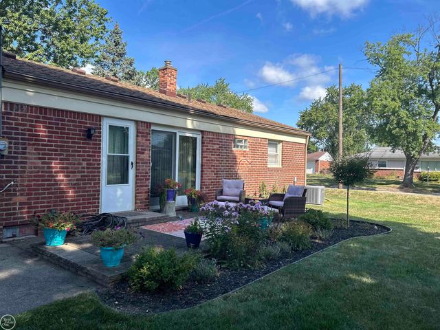 47630 Winthrop Street, Shelby Twp, MI 48317