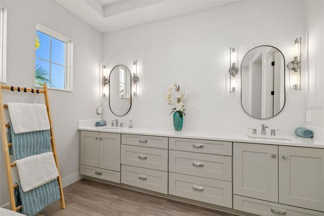 4677 ANTRIM DRIVE, Sarasota, FL 34240