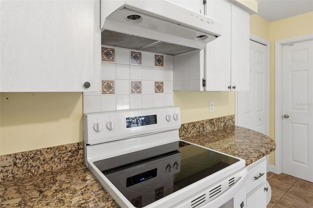 3036 HYDE PARK STREET, Sarasota, FL 34239