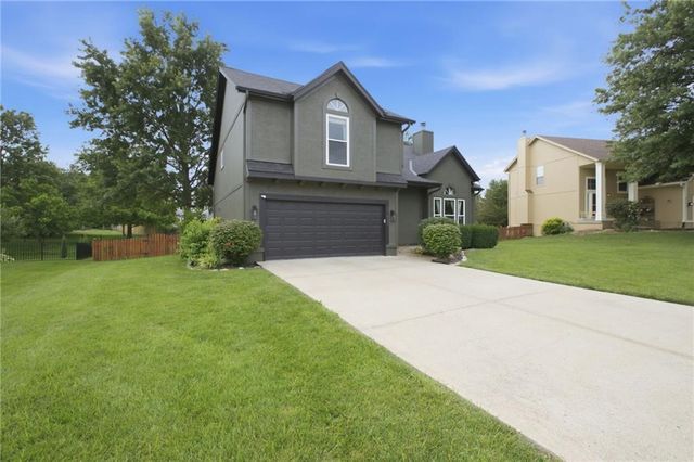 21607 W 51st Street, Shawnee, KS 66226