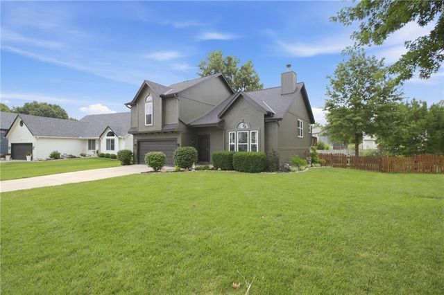 21607 W 51st Street, Shawnee, KS 66226