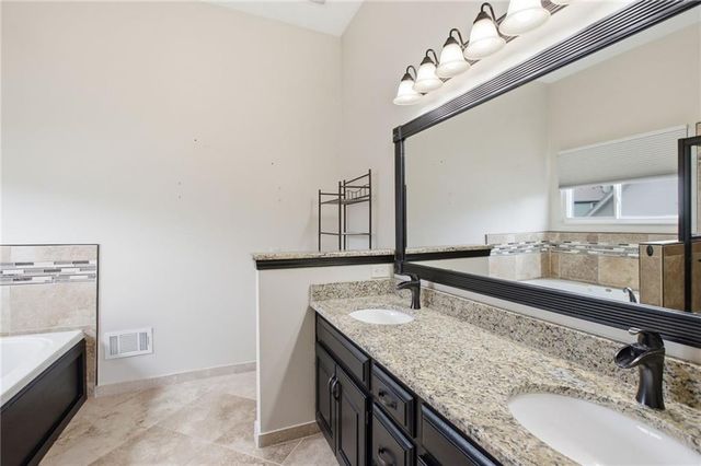 21607 W 51st Street, Shawnee, KS 66226