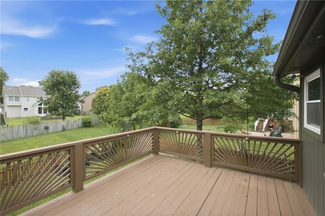 21607 W 51st Street, Shawnee, KS 66226
