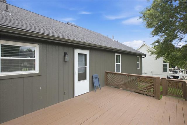 21607 W 51st Street, Shawnee, KS 66226