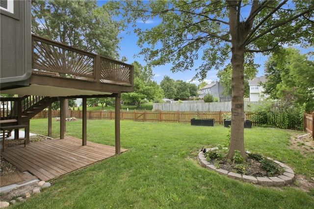 21607 W 51st Street, Shawnee, KS 66226
