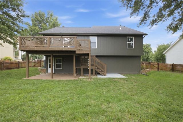 21607 W 51st Street, Shawnee, KS 66226