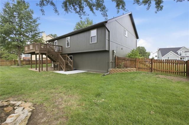 21607 W 51st Street, Shawnee, KS 66226