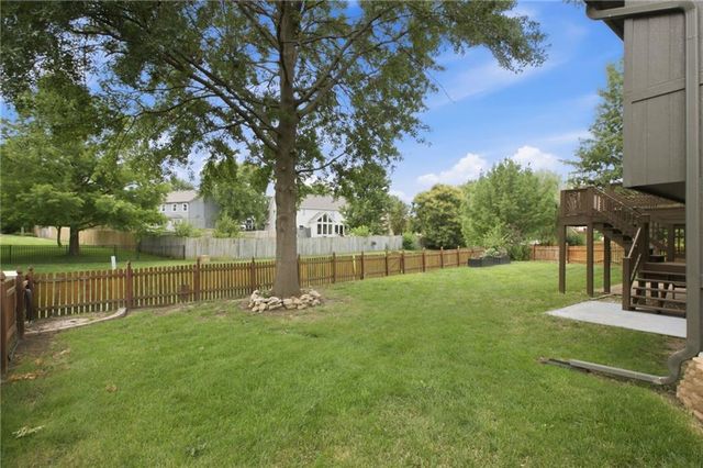 21607 W 51st Street, Shawnee, KS 66226