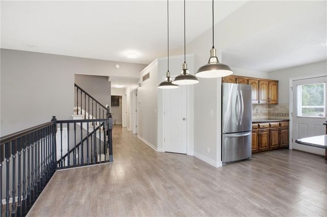 21607 W 51st Street, Shawnee, KS 66226
