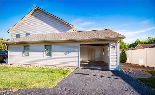 1852 Massachusetts Avenue 8, Poland, OH 44514