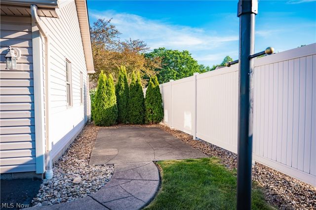 1852 Massachusetts Avenue 8, Poland, OH 44514