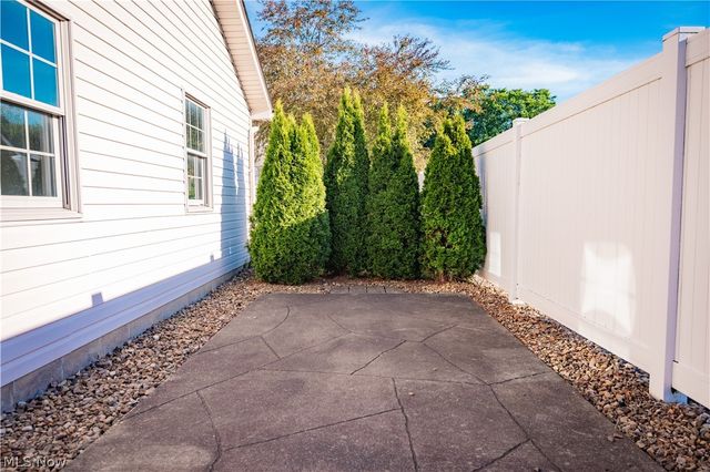 1852 Massachusetts Avenue 8, Poland, OH 44514