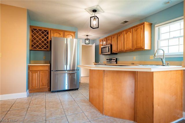 1852 Massachusetts Avenue 8, Poland, OH 44514